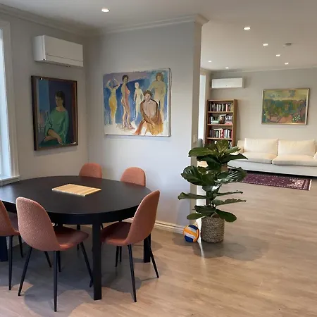 Peaceful With Balcony - Near Tram & Trails ברגן